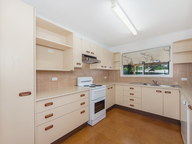 27 SWEETGUM STREET, Bellbowrie QLD 4070