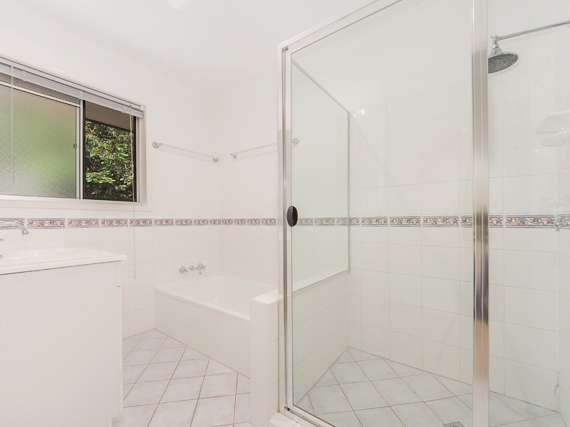 27 SWEETGUM STREET, Bellbowrie QLD 4070