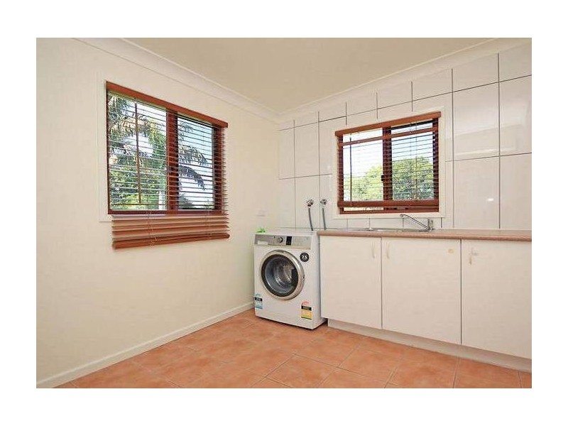 10 EDGAR STREET, Eastern Heights QLD 4305