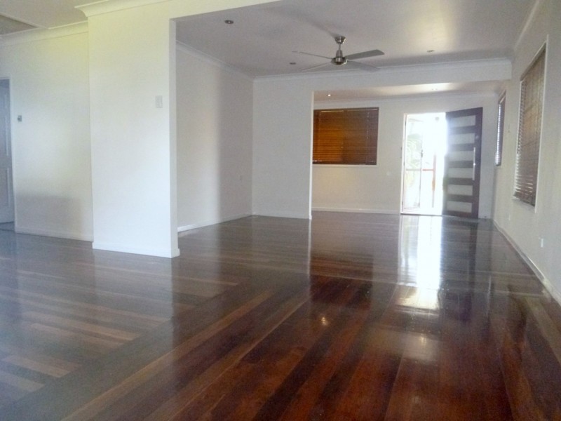 10 EDGAR STREET, Eastern Heights QLD 4305
