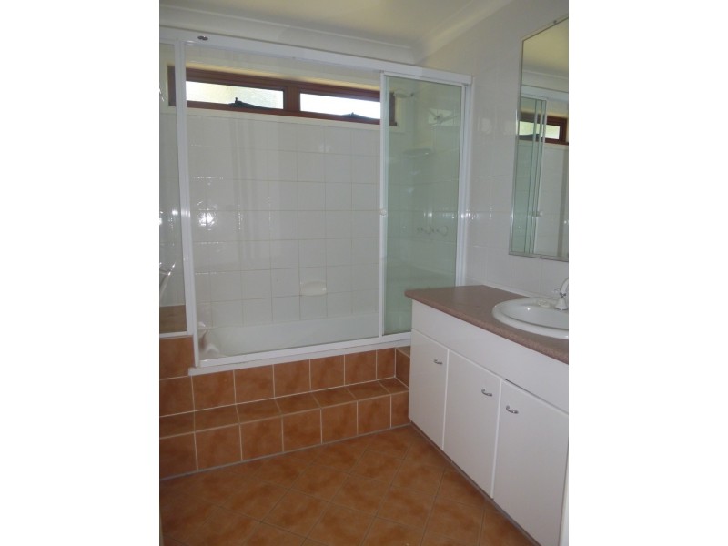 10 EDGAR STREET, Eastern Heights QLD 4305