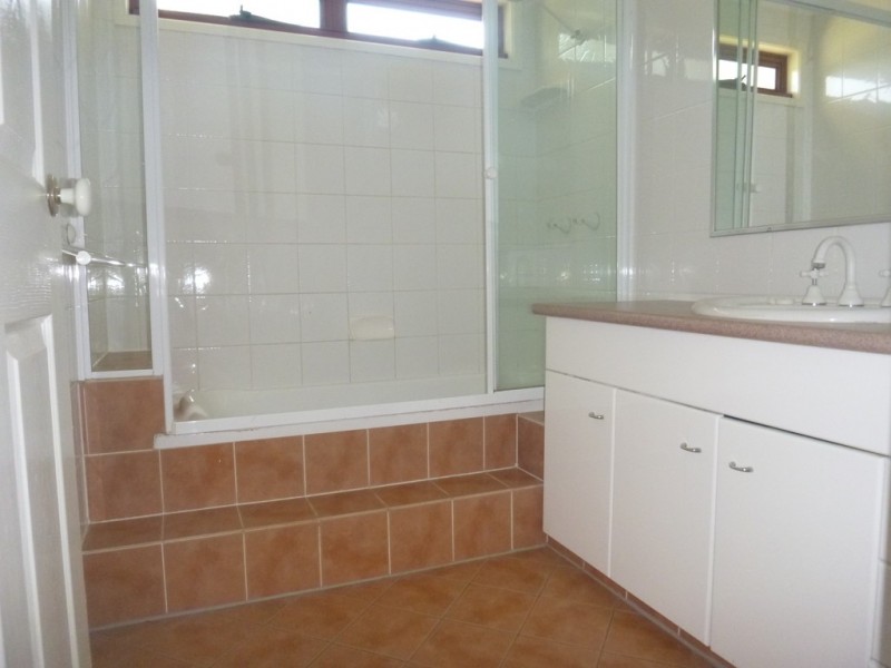 10 EDGAR STREET, Eastern Heights QLD 4305