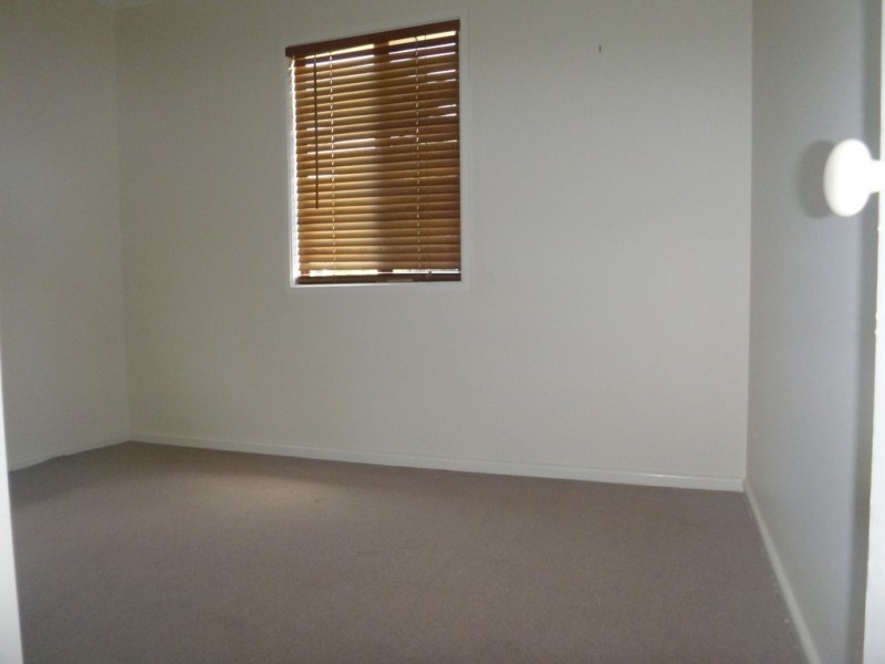 10 EDGAR STREET, Eastern Heights QLD 4305