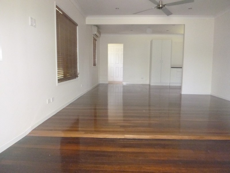 10 EDGAR STREET, Eastern Heights QLD 4305