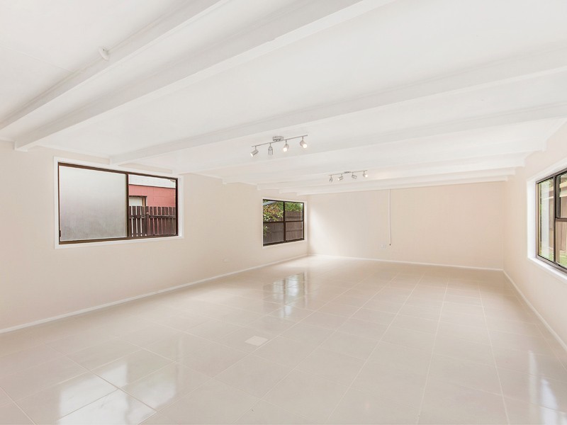 6 STOCKS LANE, Walloon QLD 4306