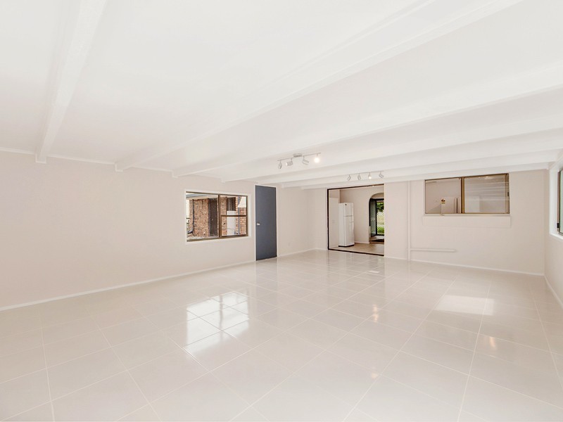 6 STOCKS LANE, Walloon QLD 4306