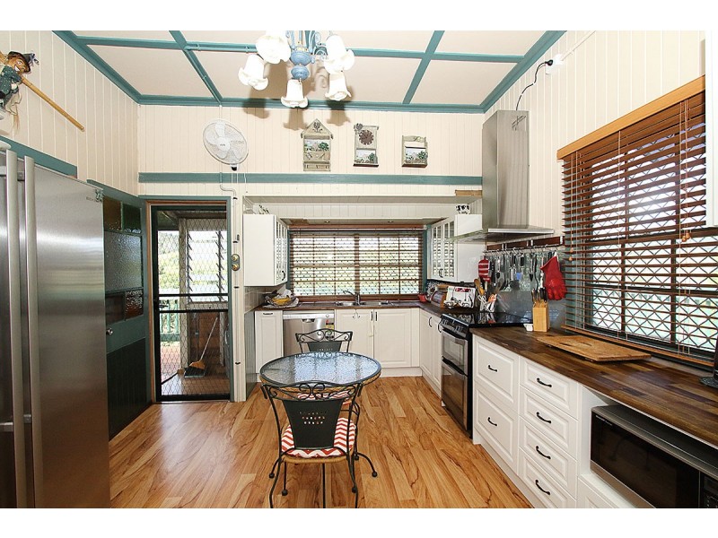 33 LOWOOD HILLS ROAD, Lowood QLD 4311