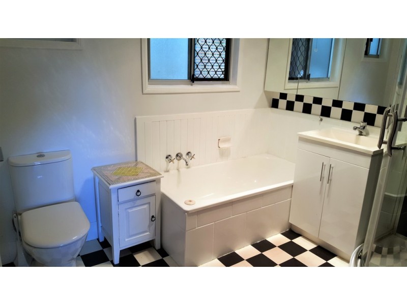 9 BORDER COURT, Brassall QLD 4305