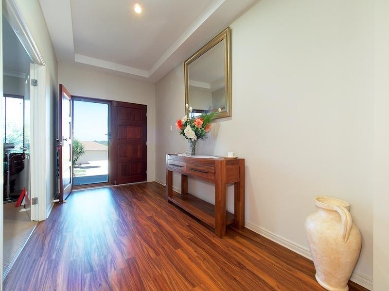 8 EMERSON CRESCENT, Brassall QLD 4305