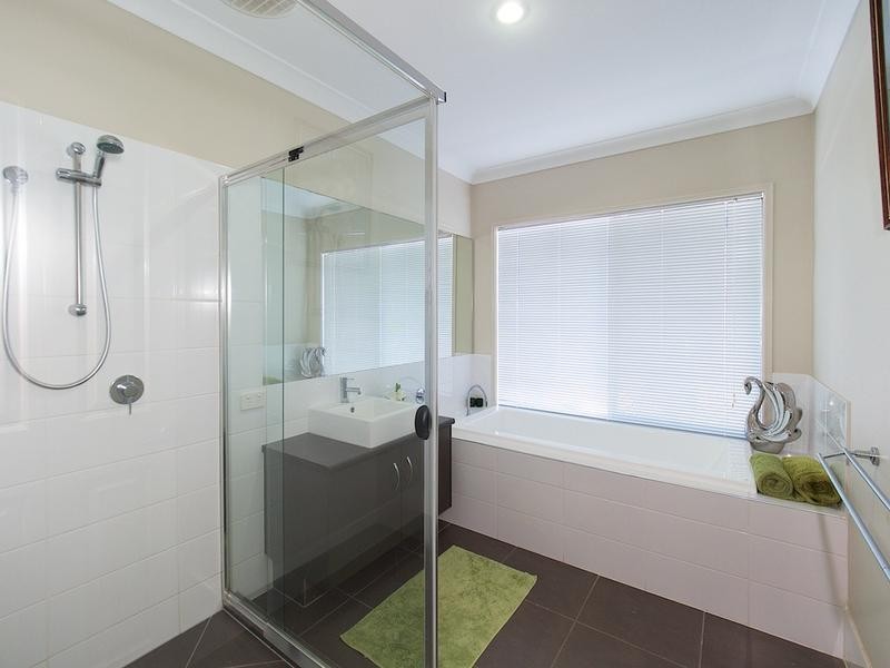 8 EMERSON CRESCENT, Brassall QLD 4305