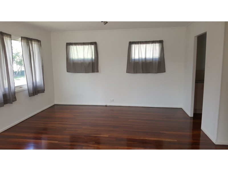 17 Sturt Street, Leichhardt QLD 4305