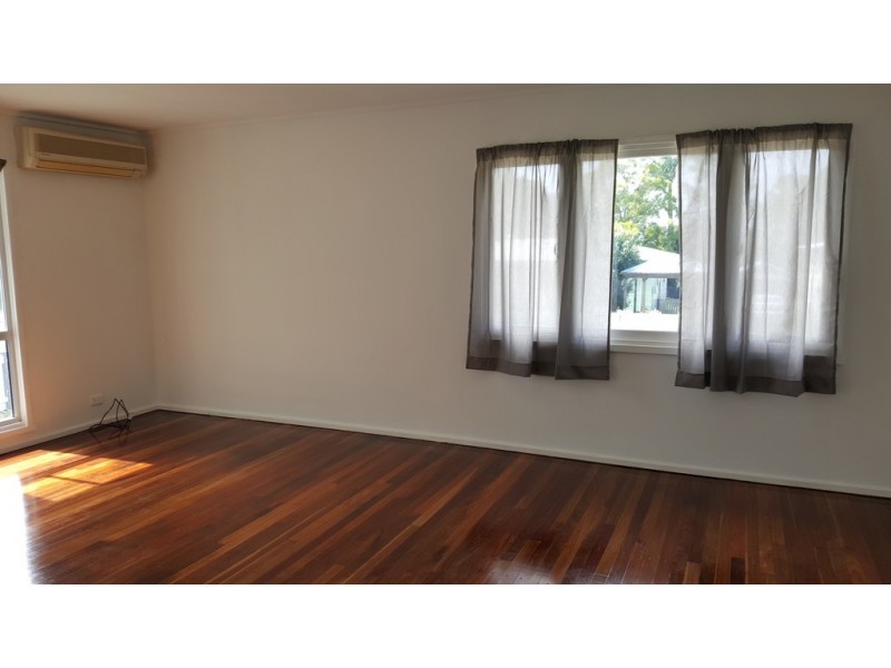 17 Sturt Street, Leichhardt QLD 4305