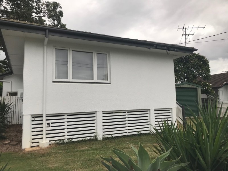 17 Sturt Street, Leichhardt QLD 4305