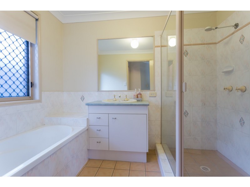 16 Jabiru Place, Bellbowrie QLD 4070