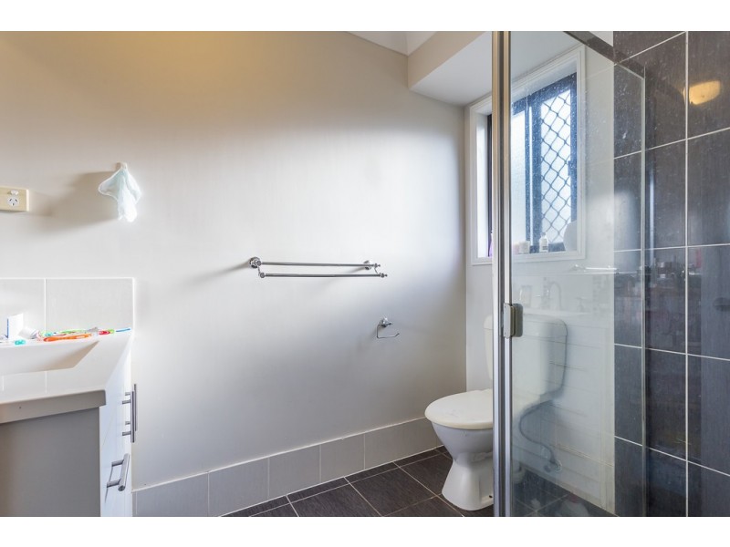 8 Regency Cres., Moggill QLD 4070