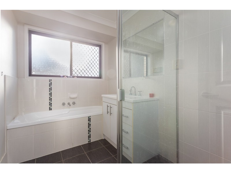 8 Regency Cres., Moggill QLD 4070