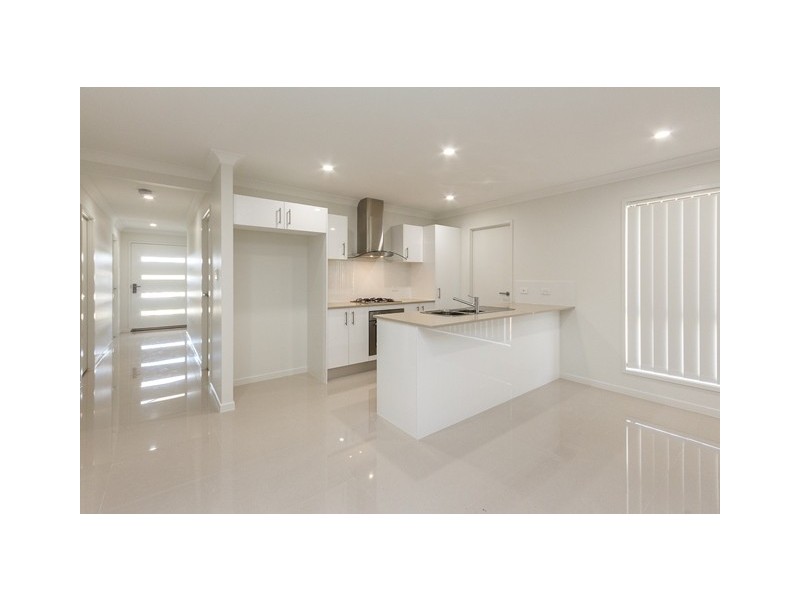 4 Don Street, Deebing Heights QLD 4306