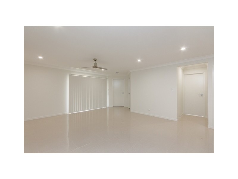 4 Don Street, Deebing Heights QLD 4306