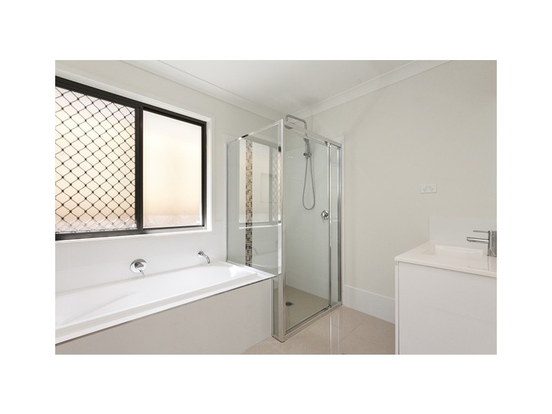 4 Don Street, Deebing Heights QLD 4306