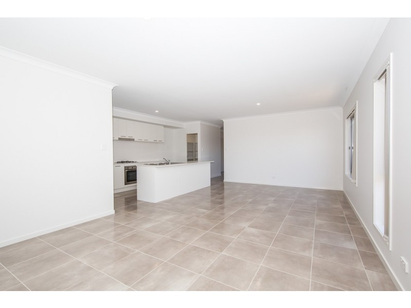 33 BARAKULA STREET, South Ripley QLD 4306