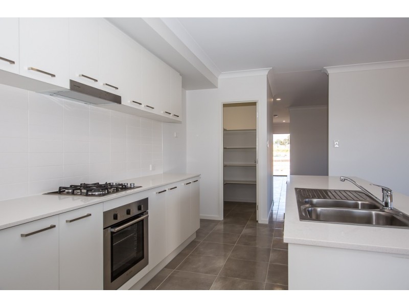 33 BARAKULA STREET, South Ripley QLD 4306