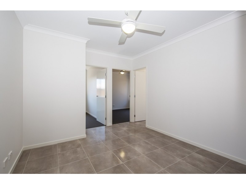 33 BARAKULA STREET, South Ripley QLD 4306
