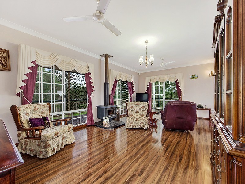 126 JAMES ROAD, Pine Mountain QLD 4306