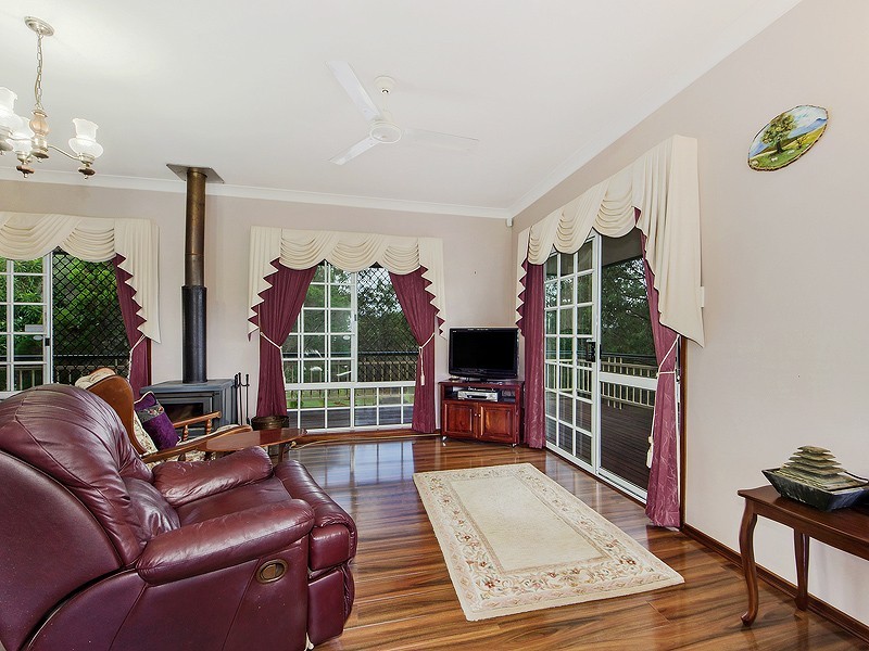 126 JAMES ROAD, Pine Mountain QLD 4306