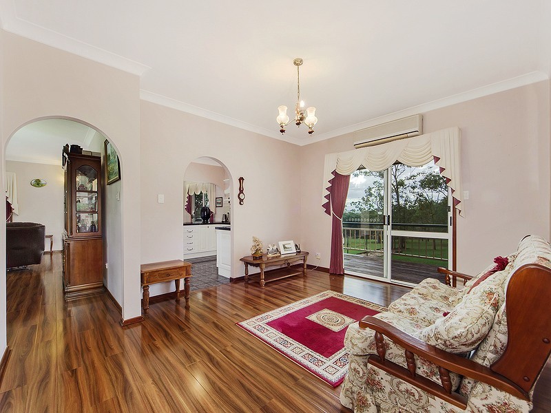 126 JAMES ROAD, Pine Mountain QLD 4306