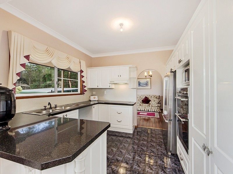 126 JAMES ROAD, Pine Mountain QLD 4306