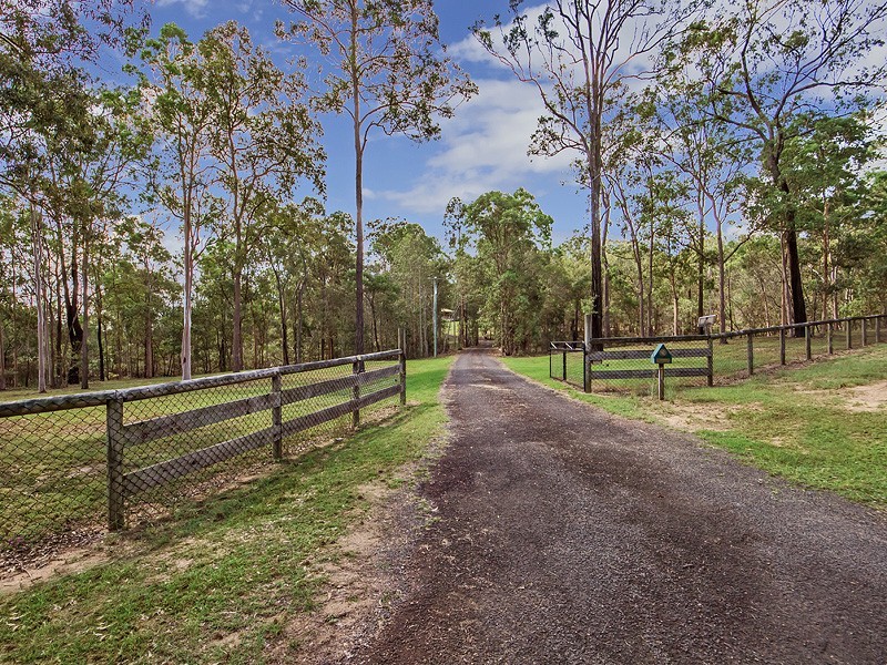 126 JAMES ROAD, Pine Mountain QLD 4306