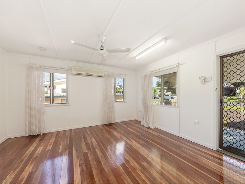 9 LESLIE STREET, East Ipswich QLD 4305