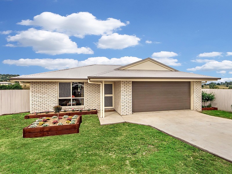 72 PAT SLATTERY PLACE, Lowood QLD 4311