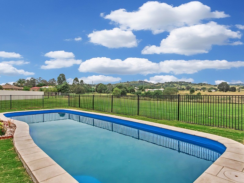 72 PAT SLATTERY PLACE, Lowood QLD 4311