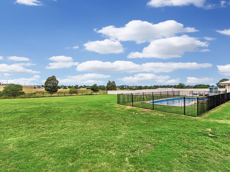 72 PAT SLATTERY PLACE, Lowood QLD 4311