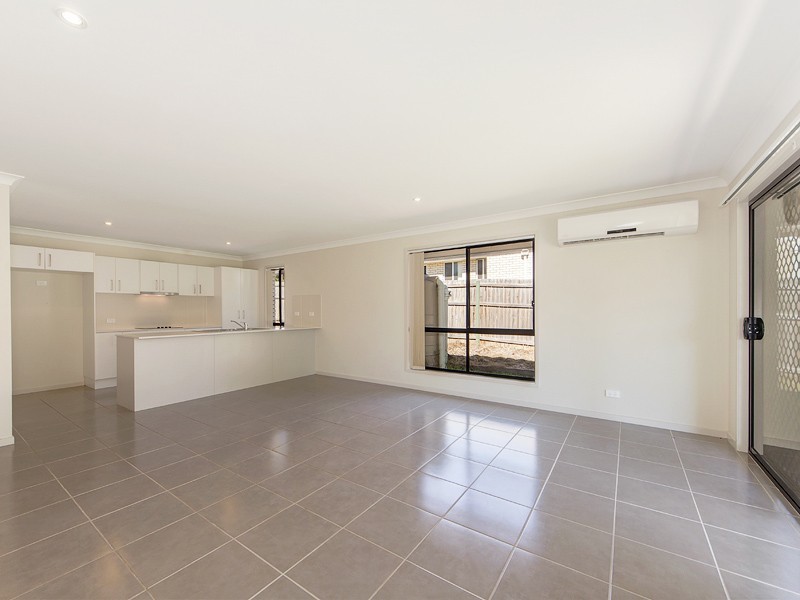 8 Whistler Place, Moggill QLD 4070