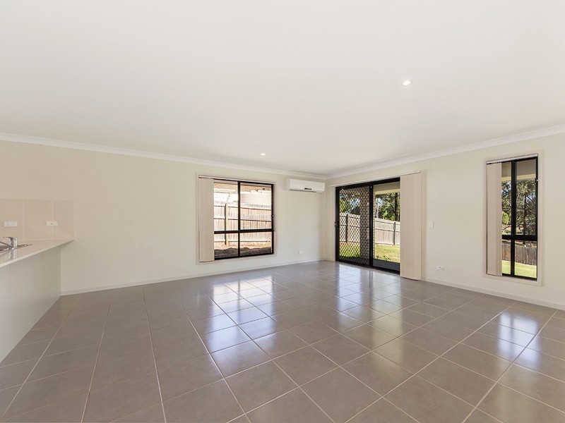 8 Whistler Place, Moggill QLD 4070