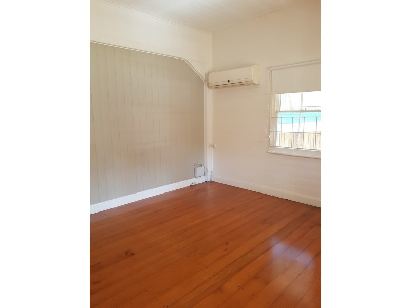 28 Park Street, Ipswich QLD 4305