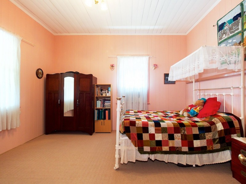 24 Haslingden Road, Lockyer Waters QLD 4311