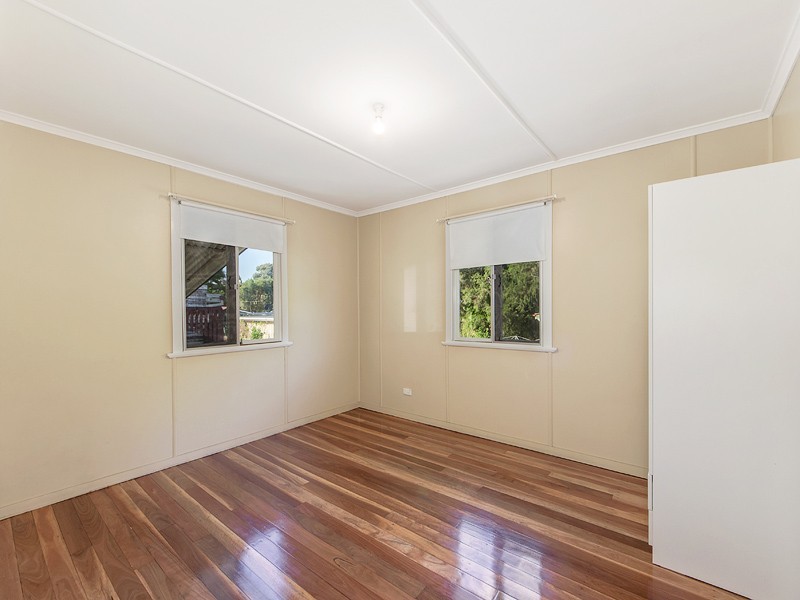 9 LESLIE STREET, East Ipswich QLD 4305