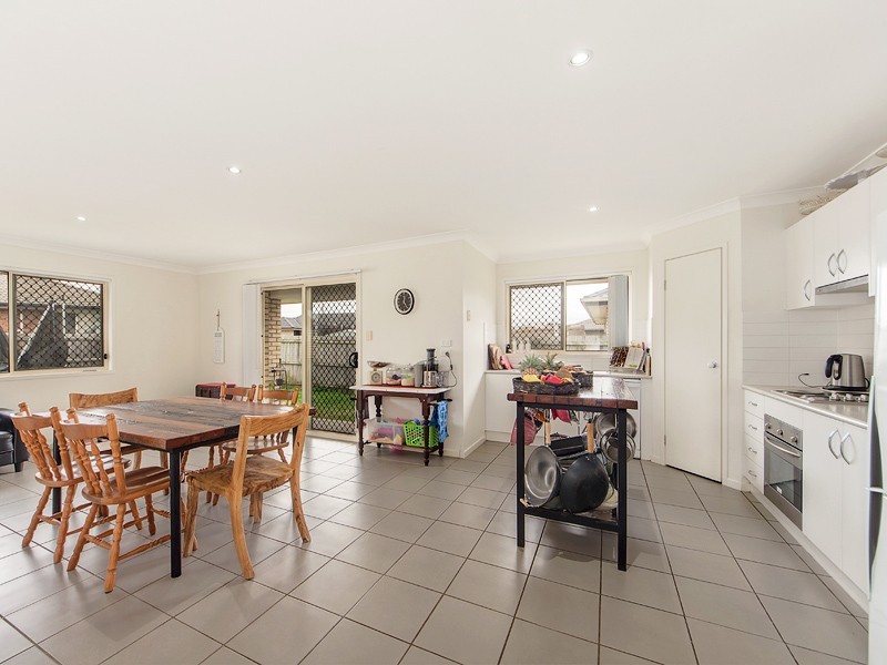 10 Sea Eagle Dr, Lowood QLD 4311