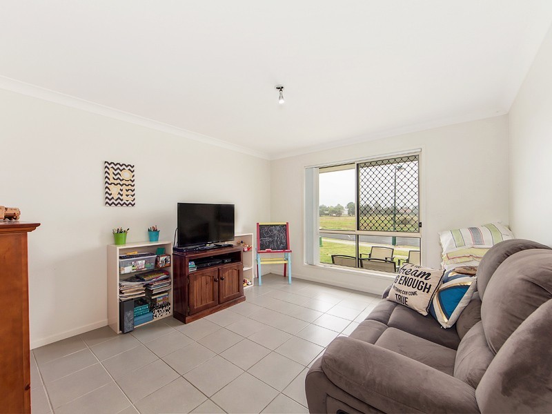 10 Sea Eagle Dr, Lowood QLD 4311