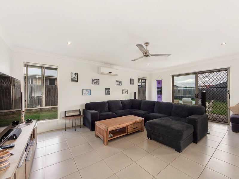 24 Peregrine Dr, Lowood QLD 4311