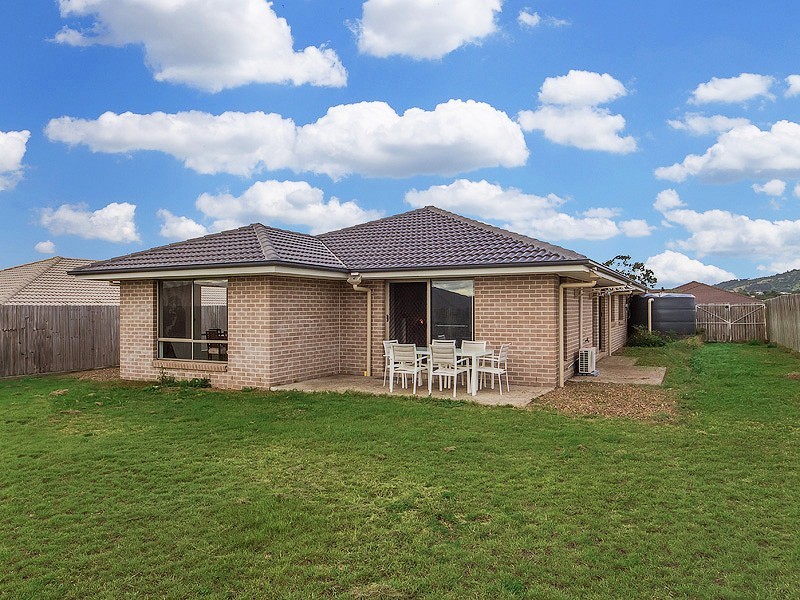 24 Peregrine Dr, Lowood QLD 4311
