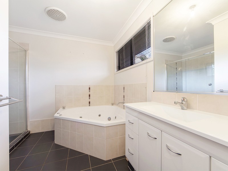 22 Corymbia Crescent, Anstead QLD 4070