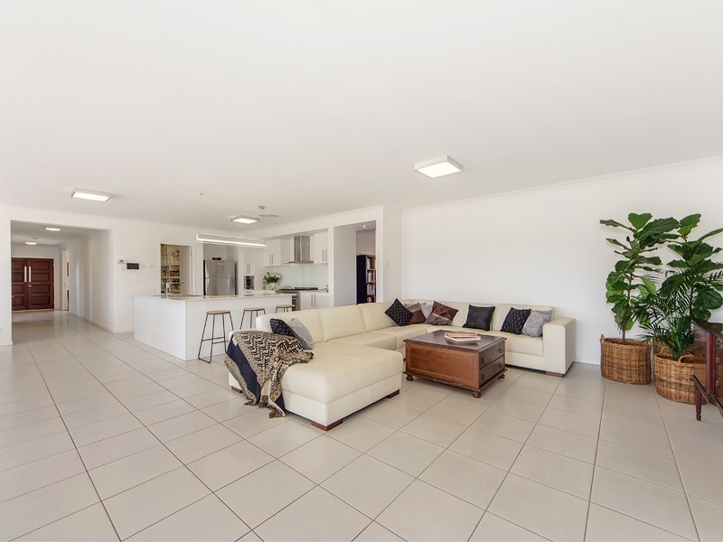 2 Freshwater Place, Karalee QLD 4306