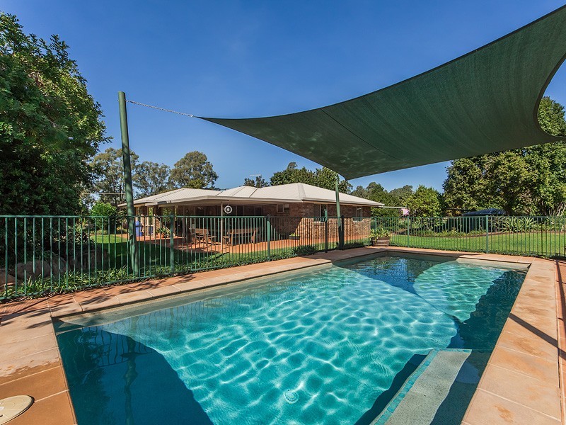 200 Lockyer View Road, Wivenhoe Pocket QLD 4306