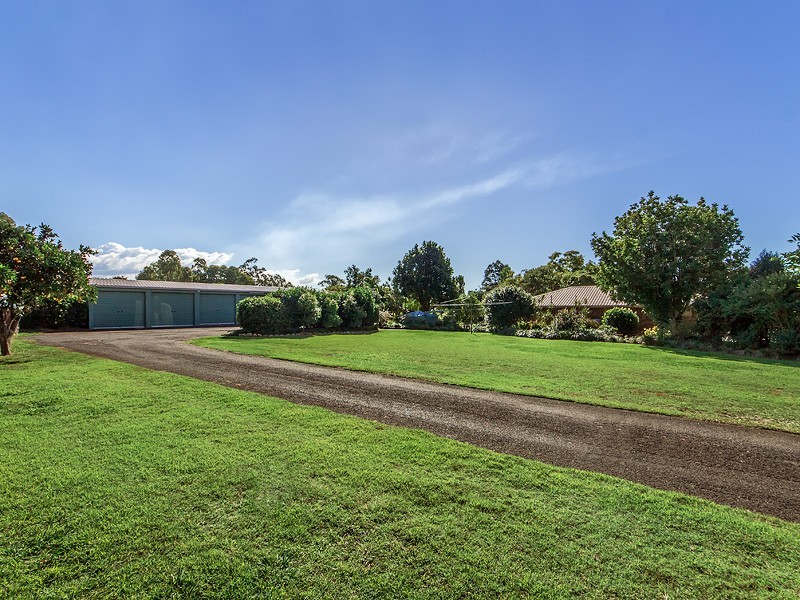 200 Lockyer View Road, Wivenhoe Pocket QLD 4306