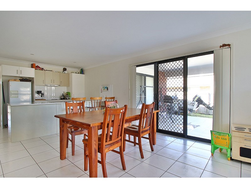 61 Vivian Hancock Dr, North Booval QLD 4304