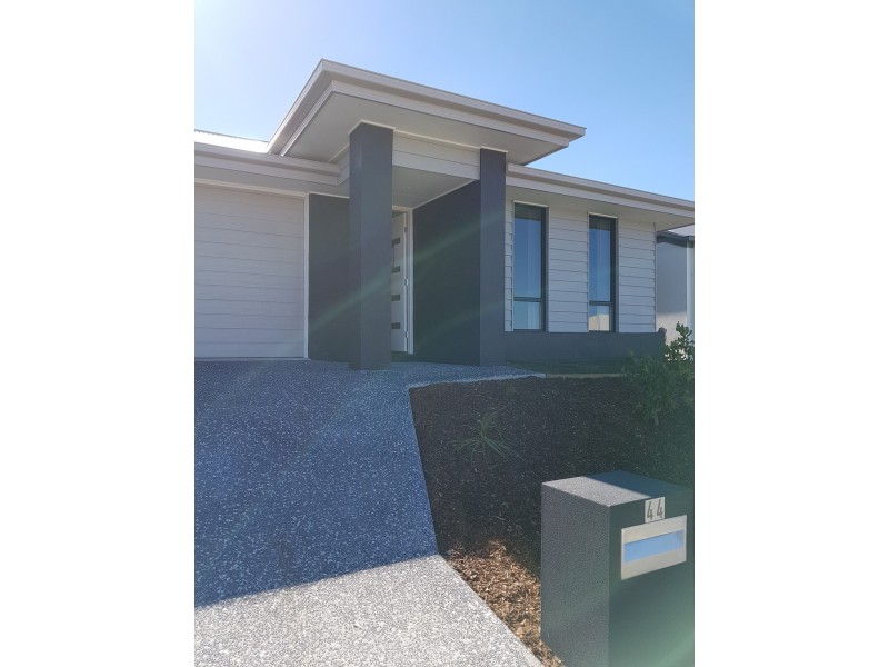 44 Eucalyptus Crescent, Ripley QLD 4306